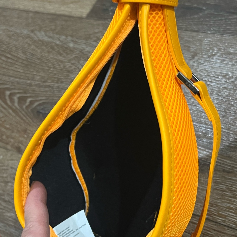 NWOT veuve clicquot champagne brut bottle carrier Orange and pink, 2 total - Picture 5 of 10